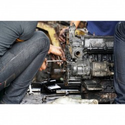 Engine repair for Forklift Chonburi