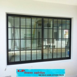 ช่างติดตั้งหน้าต่างกระจกอลูมิเนียม นนทบุรี