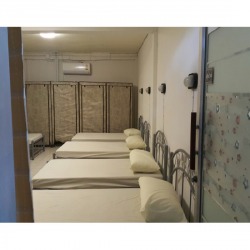 ห้องนอน 8 เตียง (8 bed female dorm)