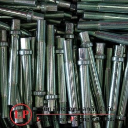 The spare parts factory has a large quantity of work pieces that require zinc plating