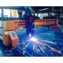 CNC steel cutting