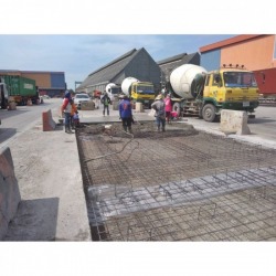 Contractor to pour concrete, Prachinburi
