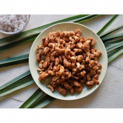 Cashew nuts coated with coconut