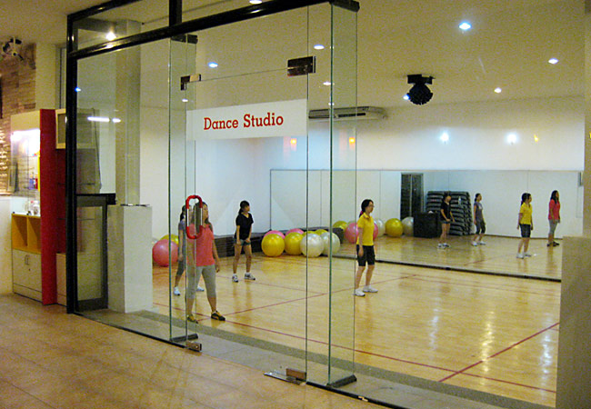 dance studio dance studio  dance  ฟิตเนส  ศูนย์ออกกำลังกาย  ศูนย์ออกกำลังกายครบวงจร  สปอร์ตคลับ  สระว่ายน้ำ  fitness 