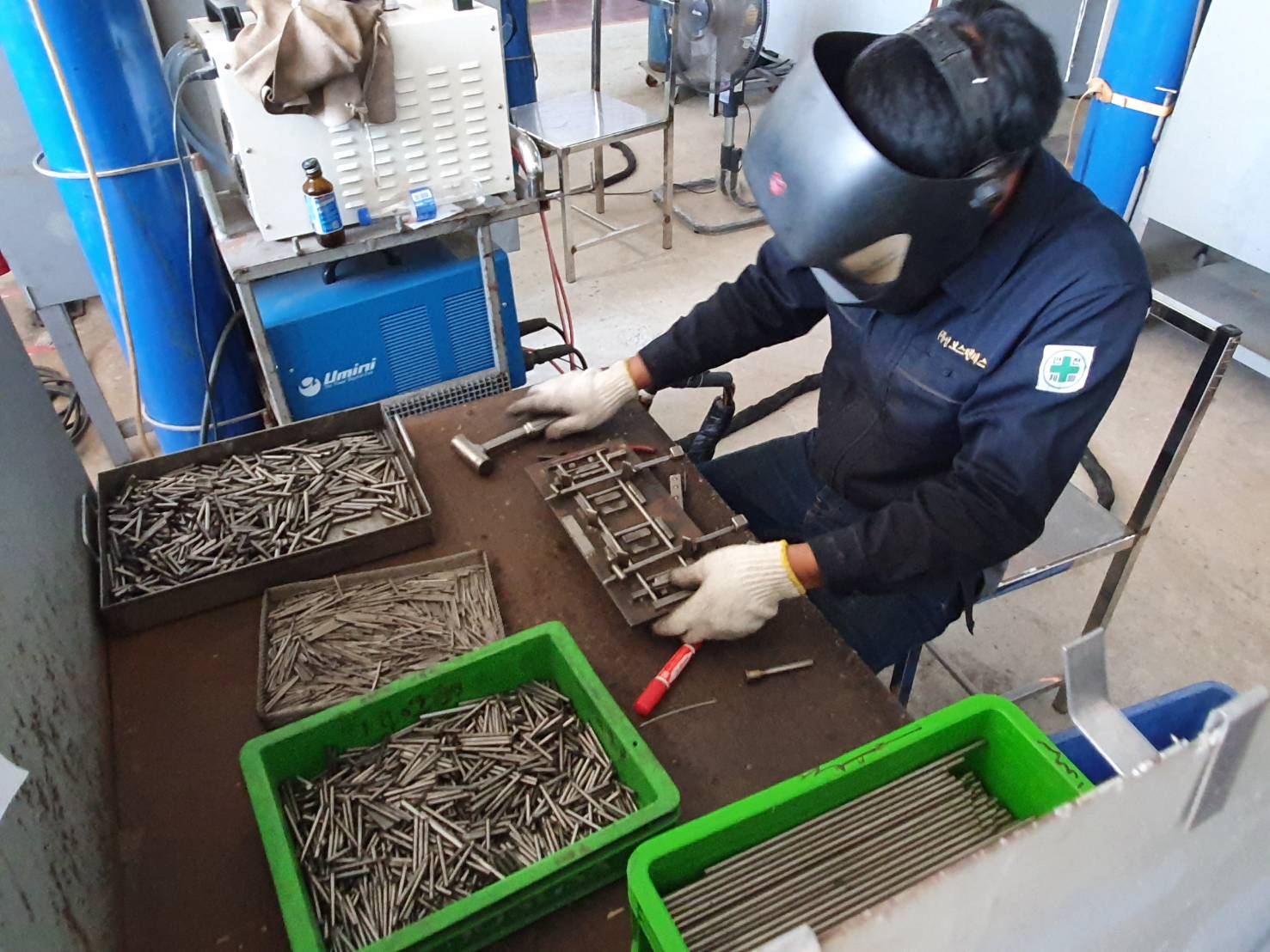 ผู้ผลิตและออกแบบ jig, basket, wire mesh, tray for heat treat